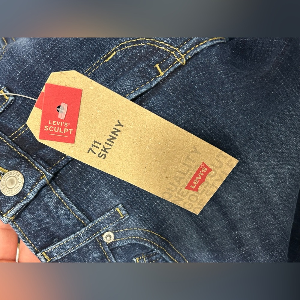 Levi's Distressed Skinny Fit Jeans | Women’s 2 / 26x30” | Mid-Rise - Picture 7 of 12